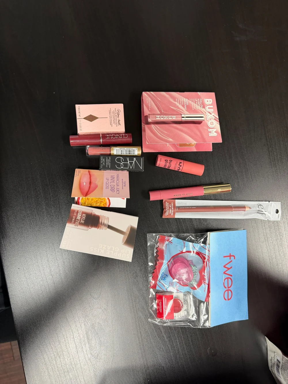 Bundle Lipstick & Lip Gloss Set